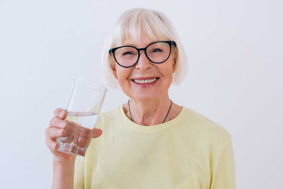 Nos conseils pour lutter contre la déshydratation chez une personne âgée