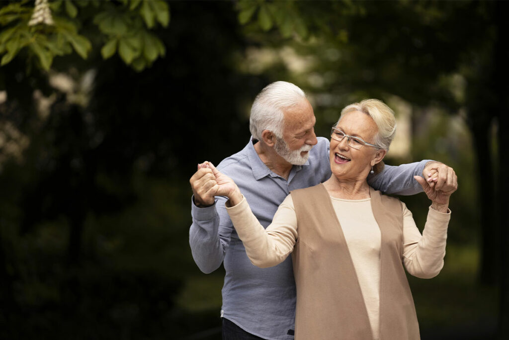 Trouver l’amour après 60 ans : une nouvelle jeunesse sentimentale
