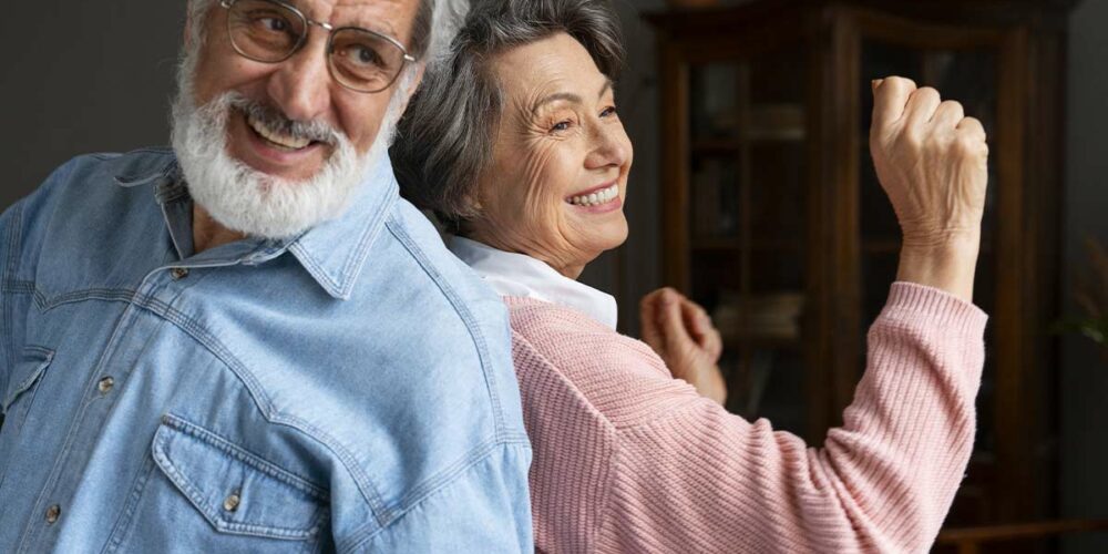 Seniors heureux de vivre dans l'un des meilleurs départements de France